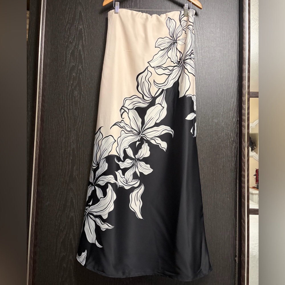Nicole Miller Strapless Dress in Black and Cream Floral